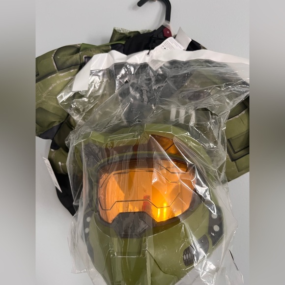 NWT Halo Infinite Master Chief Padded Muscle Light Up Mask & Video Game Jumpsuit - Picture 15 of 16